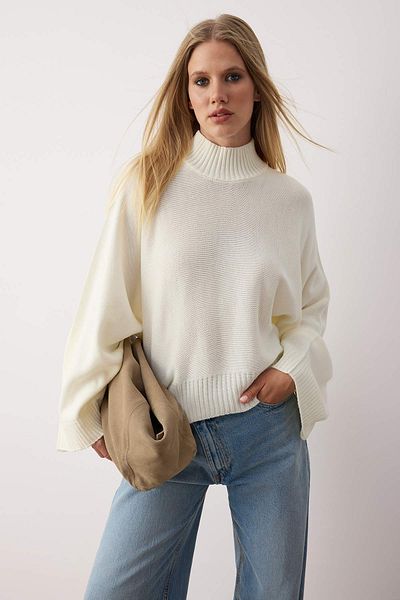 Trendyol Collection Ecru Wide Fit Spanish Sleeve Knitwear Sweater Twoaw23Kz01838