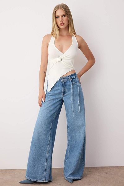 Trendyol Collection Λευκό μονόχρωμο γιακά αμάνικο πλεκτό μπλούζα πάρτι από βισκόζη TPRSS25BZ00048