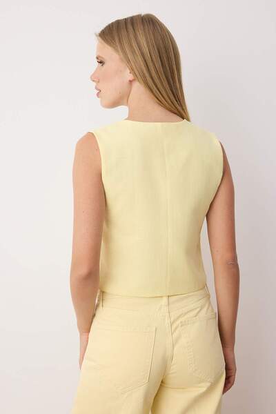 Trendyol Collection Yellow Binding Detailed Linen Look Woven Vest Twoss25Ye00124