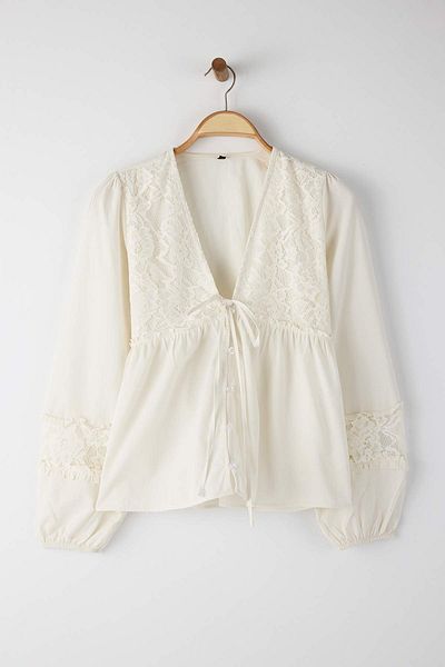 Trendyol Collection Ecru Lace Laced V-Neck Woven Blouse Twoaw26Bz00053