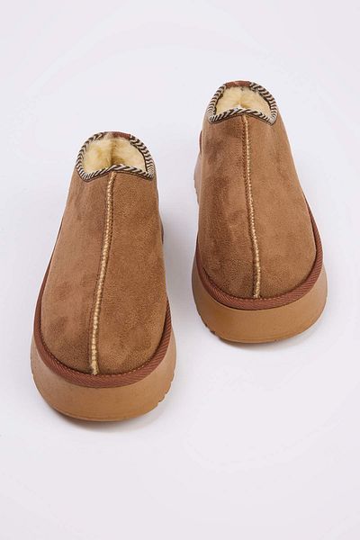 TRENDYOL SHOES Γυναικεία μποτάκια με λεπτομέρεια Tan Embroidery με χοντρή σόλα με γούνα εσωτερικά TAKAW26BO00003