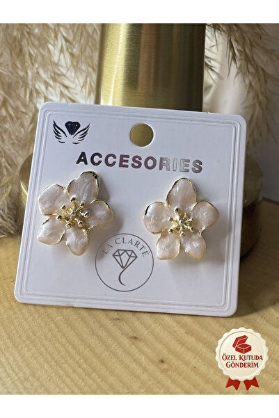 La Clarte Kadın Altın Renk Şampanya Çiçek Model Küpe – Işıltılı ve Zarif Dokunuş