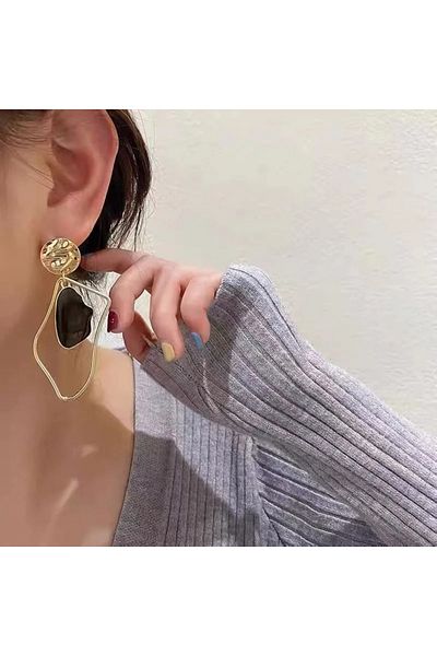 Girift Vintage Cleo Retro Pattern Asymmetric Earrings