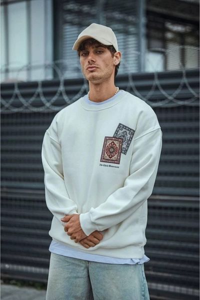 Silerra    Long Sleeve Crew Neck Printed Sweatshirt - White