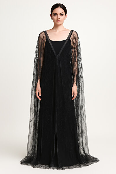 Diva style Elegant and distinctive evening dress with beaded embroidery, of the highest quality and lowest price