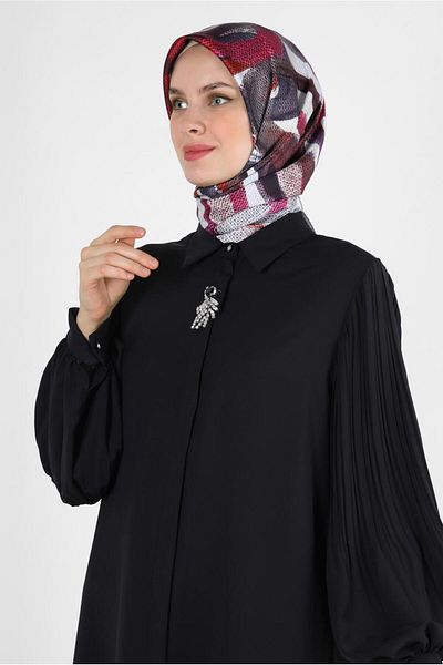 Alvina PLEATED TUNIC WITH HANDLE AND BROOCHE DETAIL 43514