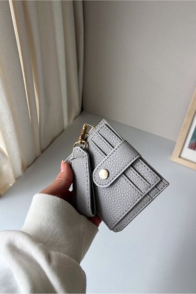 Yuka Atelier Portofel minim Velina cu breloc și detaliu suport card