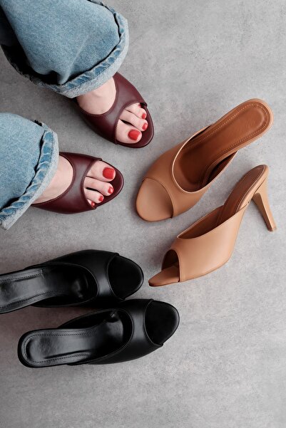 Lal Shoes & Bags Medon Women's Oval Band Detailed Heeled Slippers-Burgundy