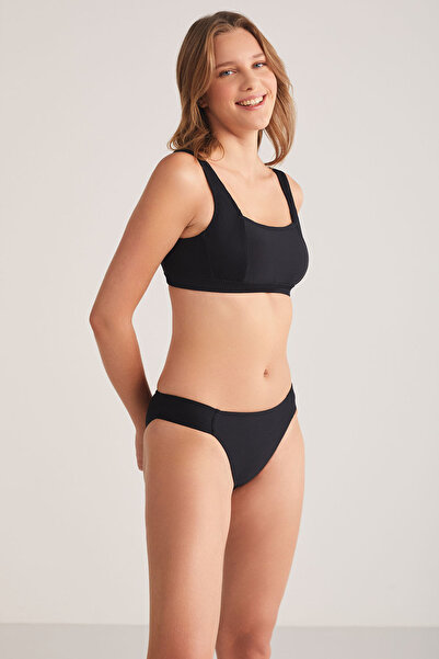 Kom Dokulu Kumaşlı Hafif Toparlayıcılı Kellyas Büstiyer Bikini