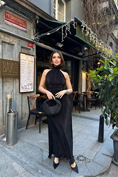 KauFurn Piliseli Sırt Dekolteli Uzun Elbise