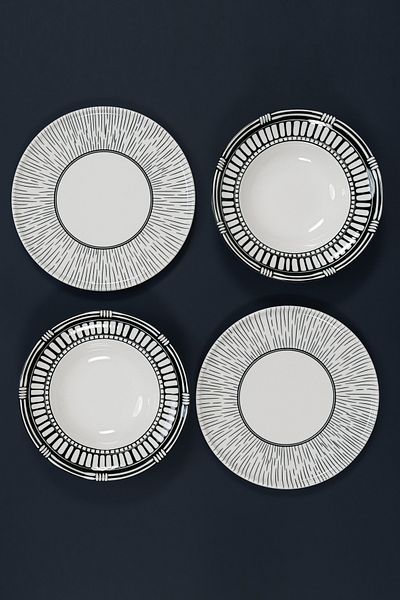 EBUTAY Raggi Nero Series Set of 4 Porcelain Plates (2 Pieces of 30 cm Sole Raggi Presentation Plate, 2 Pieces of 27 cm Colo