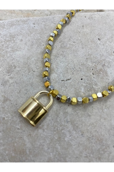 Byoz store قلادة نسائية بقفل من الخرز باللون الذهبي والفضي