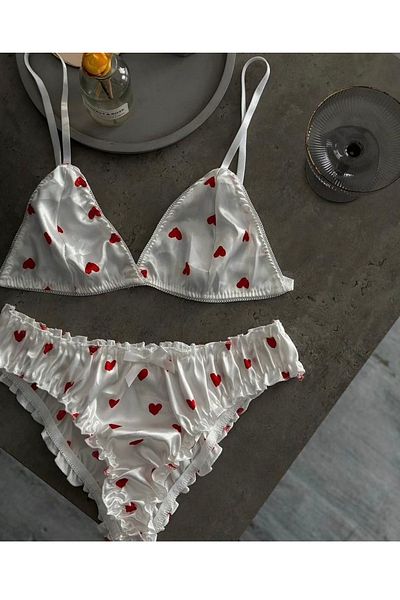 Madame Mercy Red Heart Detail Underwear Set (Secret Shipping)