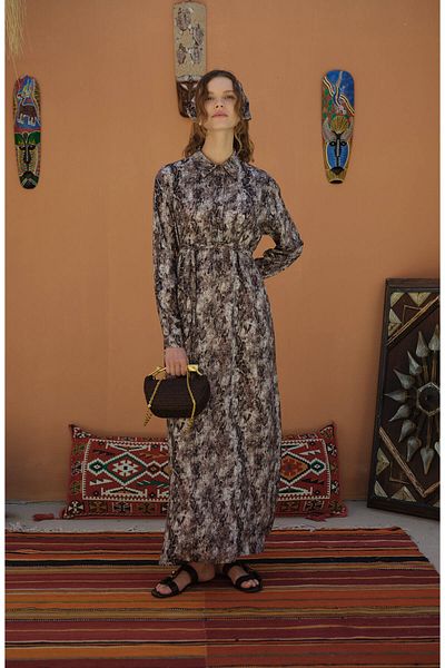 Fatma Atasoy Φόρεμα με δεμένο πικρό καφέ με ζωικό σχέδιο βισκόζης