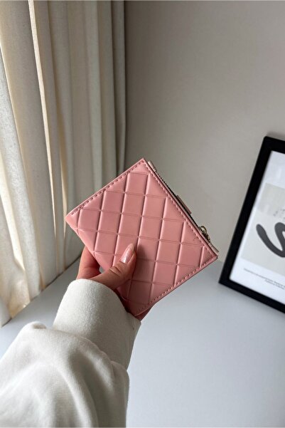 Yuka Atelier Πορτοφόλι Ruby μεσαίου μεγέθους από συνθετικό δέρμα με καπιτονέ λεπτομέρεια