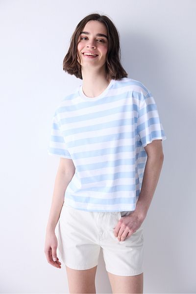 Penti Tricou crop cu mânecă scurtă cu dungi albastre