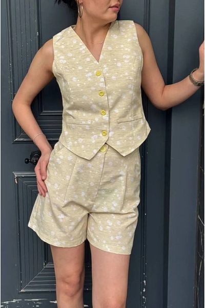 Stil Sepeti Women's Yellow V-Neck Patterned Vest Double Pleated Mini Shorts Set Tl-100058401