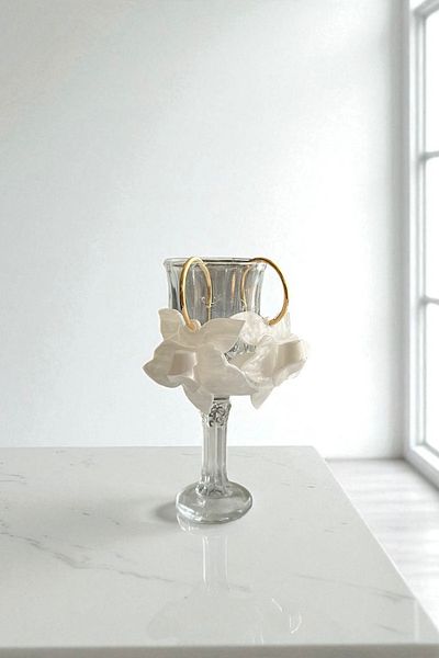 stravis Gold Hoop Flower Earrings