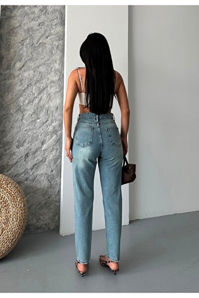 DESTEMODA Γυναικείο παντελόνι Mom Fit τζιν με μουστάκι, χημικό χρώμα, ανοιχτό καφέ 4005