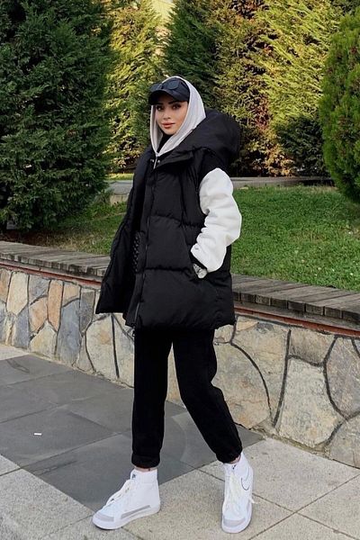 MEECY Women's Black Hooded Padded 3-Pocket Puffer Vest