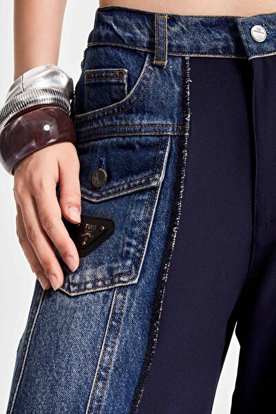 its basic Blugi de damă, culoare albastră, din țesătură dublă, cu croiala largi, cu design special