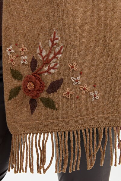 Desen Triko V.Camel Women's Wool Camisole - Daisy Embroidered and Tassel