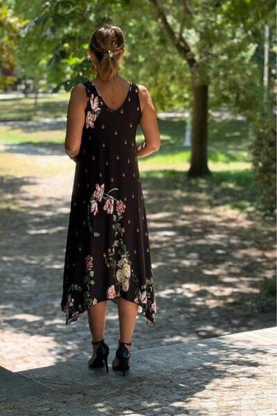 Nevin Kaya Moda Siyah Gül Desenli Tokalı Askılı Pamuklu Elbise
