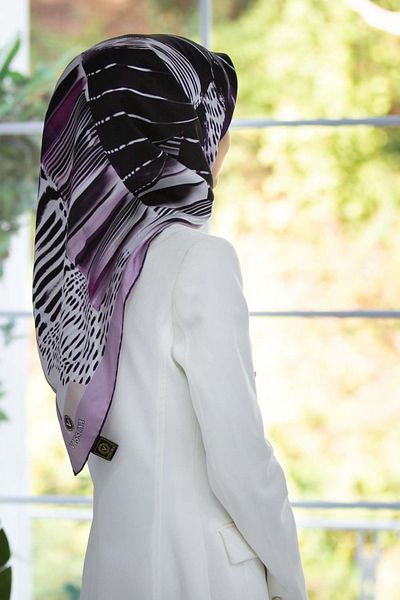 Vissona 100% Twill Silk Geometric Pattern Lilac - Plum Colored 90x90 Σχήμα ραψίματος κασκόλ: Ράψιμο στο χέρι