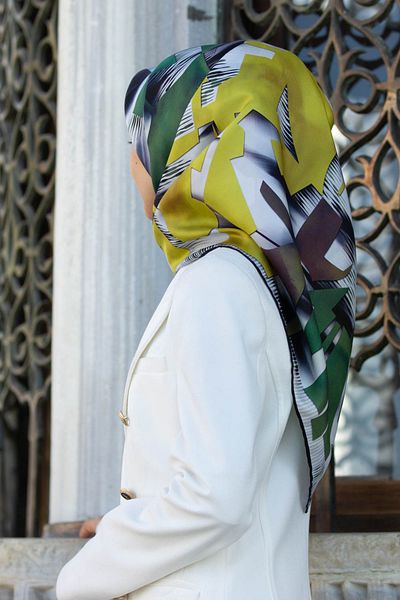 Vissona 100% Twill Silk Geometric Pattern Yellow - Benetton Green Colored 90x90 Σχήμα ραπτικής κασκόλ: Ράψιμο στο χέρι