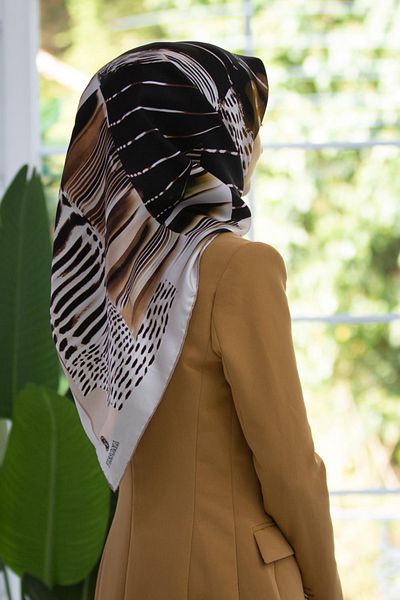 Vissona 100% Twill Silk Geometric Pattern Beige - Copper Color 90x90 Σχήμα Ραπτικής Κασκόλ: Ράψιμο στο χέρι