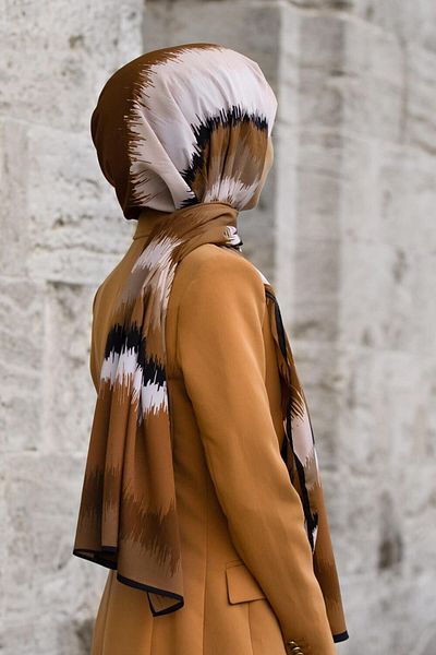 Vissona Γυναικείο σάλι πολυτελείας Medina Silk Beige-4