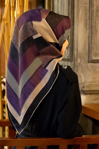 Vissona 100% Twill Silk Geometric Patterned Plum - Μαύρο Χρώμα 90x90 Φουλάρι Σχήμα Ραπτικής: Ράψιμο στο χέρι