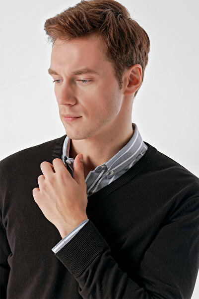 Morven Men's Black Basic V-Neck Dynamic Fit Comfortable Cut Knitwear