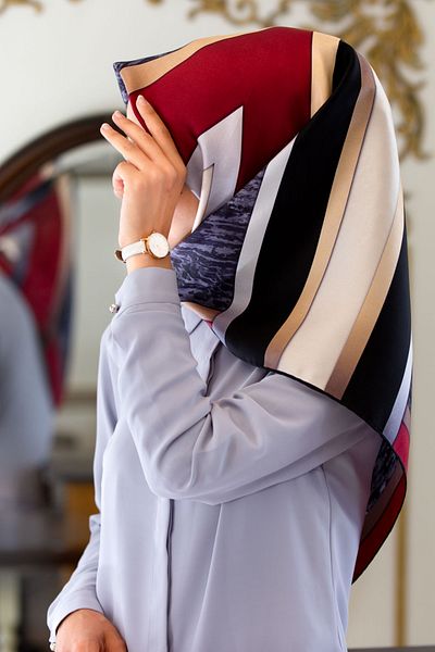 Vissona Dámský keprový hedvábný šátek Grey Claret Red