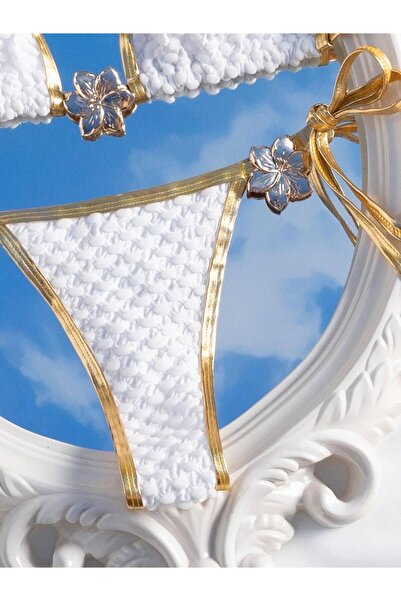 Bikini Mayokini Dünyası Μπικίνι Stella με χρυσά αξεσουάρ - Λευκό