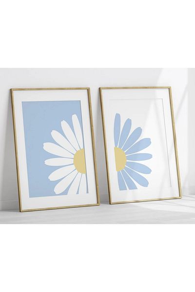 NT Handmade Set de 2 tablouri cu model de margarete albastre cu imprimare UV cu rame din lemn natural – decor de perete modern și elegant