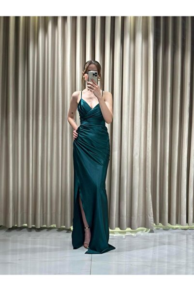 Kaleiçi Yıldızlar Zümrüt Yeşili Yıldızlar Kadın İp askılı Drapeli Dar Kalıp Saten Yeni Sezon Abiye Elbise ht7333 7333