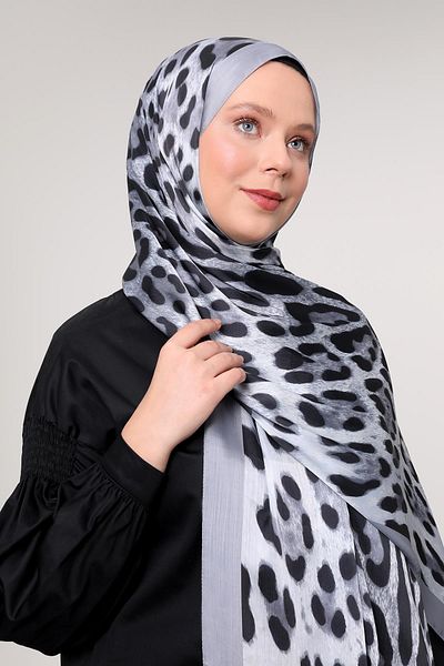 Levidor Silver Leopard Pattern Brand Shawl