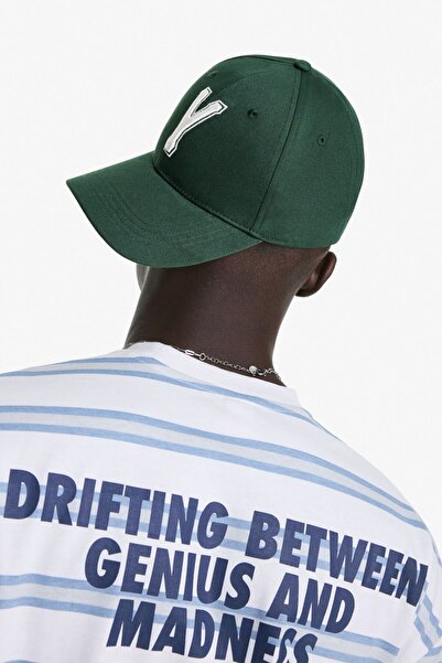 Bershka İşlemeli şapka