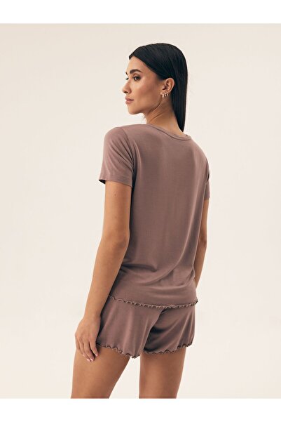 Henderson Minimalist, stylish women's pajama with V-neck that combines lightness with elegance| Noves