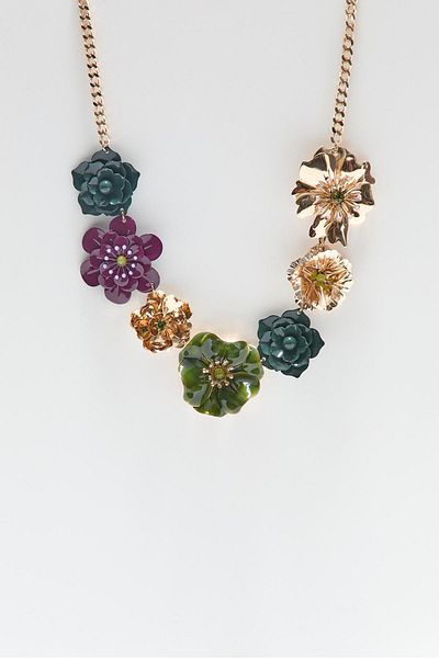 Stradivarius Necklace with multiple enamelled flowers