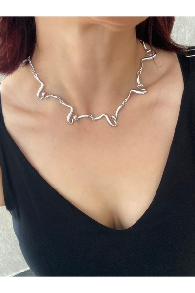 Byoz store قلادة فضية اللون على شكل فيبيري على شكل مختلف