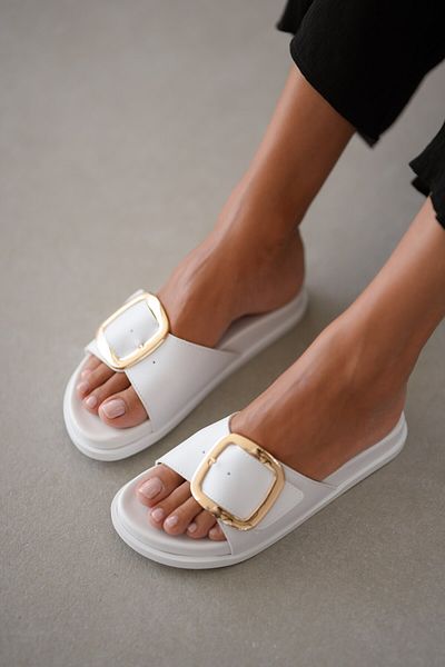 selinshoes Nola Buckle Detailed Women's Slippers - White