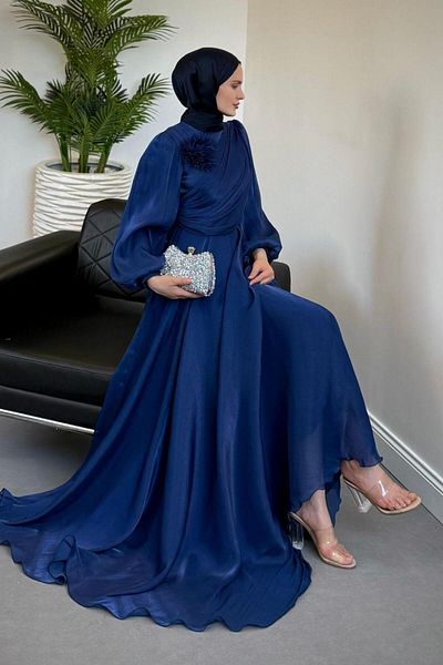 MERVEN AKYÜZ Anastasia Shoulder Rose Evening Dress Navy Blue