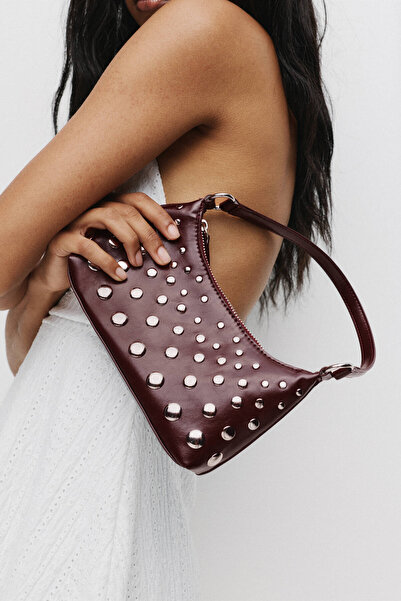 Pull & Bear Zımbalı omuz çantası