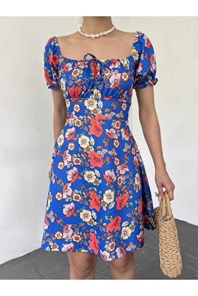 Moda Ebrar Mini dress with elastic collar and lace detail - Cobalt