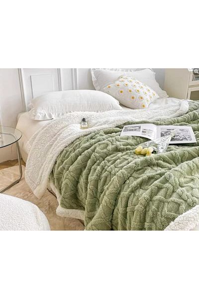Pucioasa Green Fur Blanket 200 x 230 cm