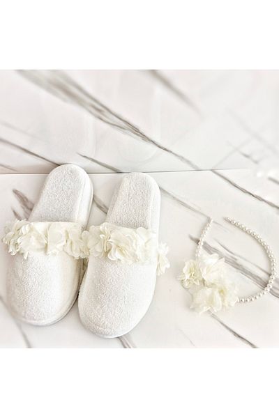 pegu baby collection Maternity Slippers and Pearl Crown Set