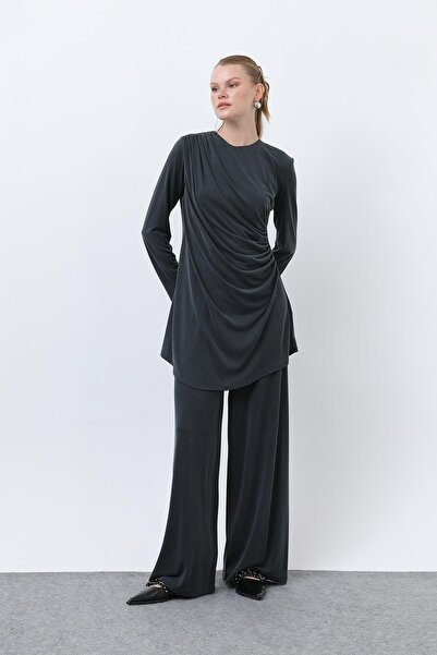 Puane Costum cu pantaloni cu detaliu drapat pentru femei - 14349TKS - DARK AN...