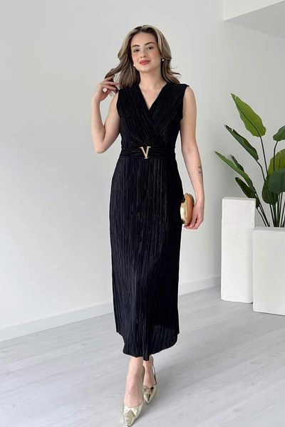 Aventien Pleated Black Midi Dress with Waist Accessories